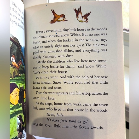 📚Vintage Cute 1978 Snow White and the Seven Dwarfs Little Golden Book for Kids - Picture 13 of 16